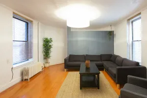 Photo for 2nd Avenue