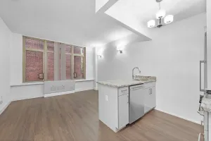 Photo for 3rd Avenue